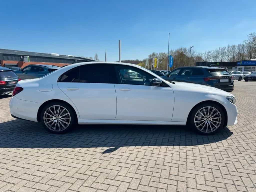Mercedes-Benz E-Class Lim. 9G-TRONIC"AMG-Line"AHK*AMBIENTE*KAMERA 07/2016-photo-8