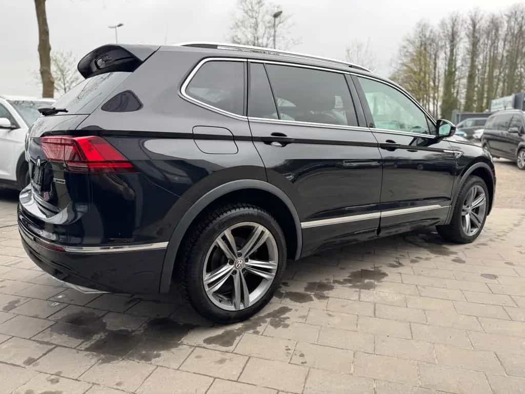 Volkswagen Tiguan Allspace Highline 4Motion R-Line 7-SITZER 06/2021-photo-4