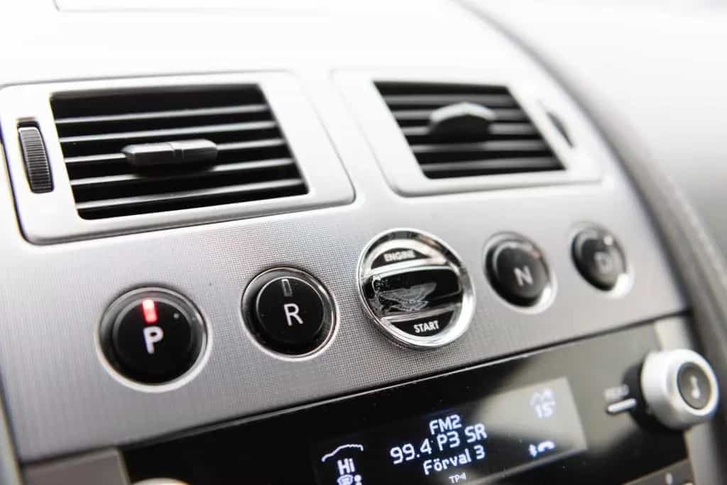 Aston Martin Rapide 6.0 V12 Touchtronic - 01/2011-photo-9