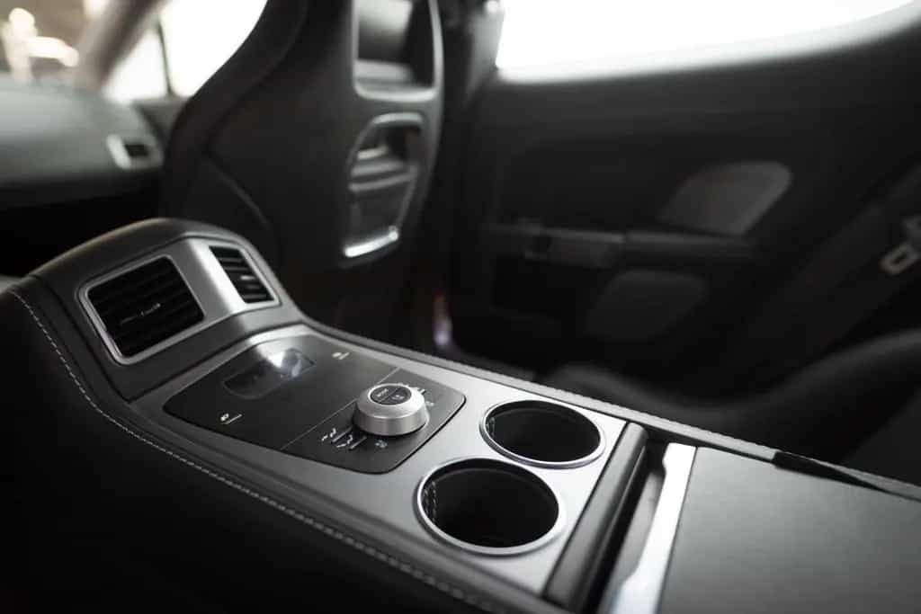 Aston Martin Rapide 6.0 V12 Touchtronic - 01/2011-photo-4