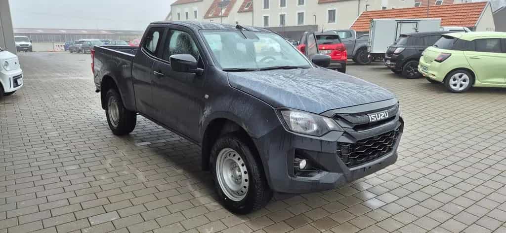 Isuzu D-Max 1.9D Space Cab L 4WD AT null-photo-1