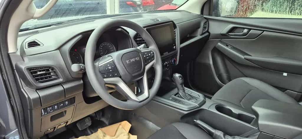 Isuzu D-Max 1.9D Space Cab L 4WD AT null-photo-4
