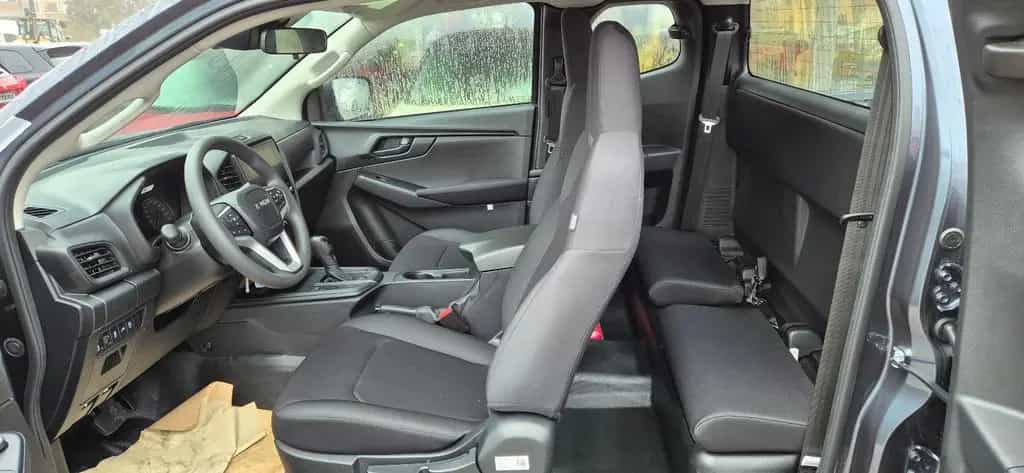 Isuzu D-Max 1.9D Space Cab L 4WD AT null-photo-5