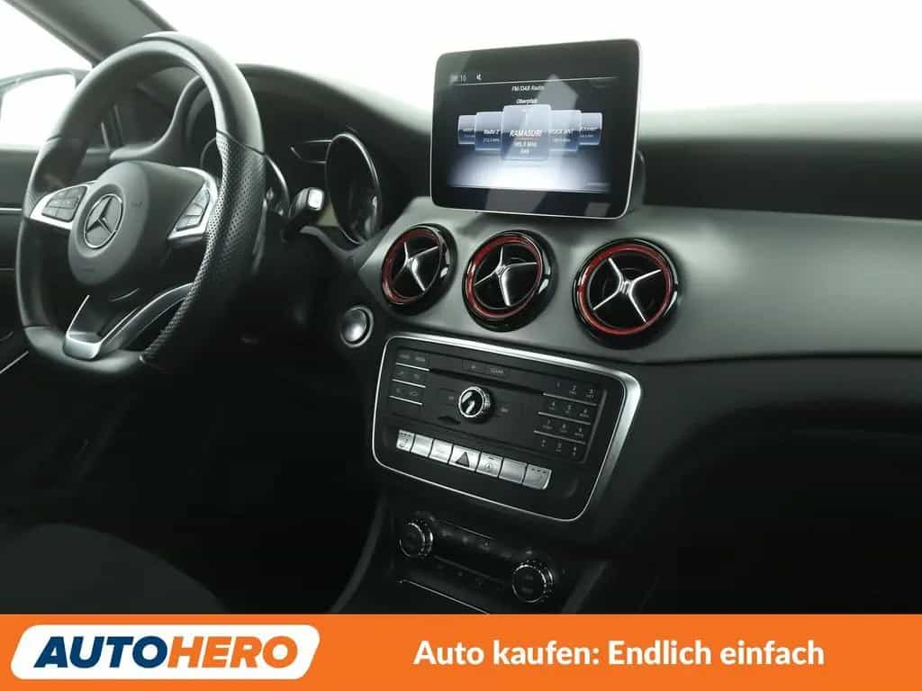 Mercedes-Benz CLA-Class 250 AMG Line Aut.*LED*TEMPO*CAM* 01/2018-photo-12