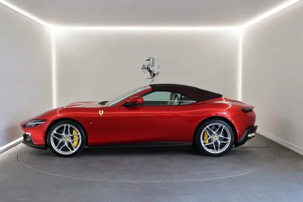 Ferrari Roma Spider / Rosso Magma / Ferrari Approved 07/2024-photo-10