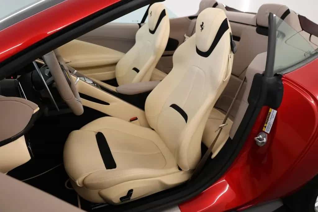 Ferrari Roma Spider / Rosso Magma / Ferrari Approved 07/2024-photo-13