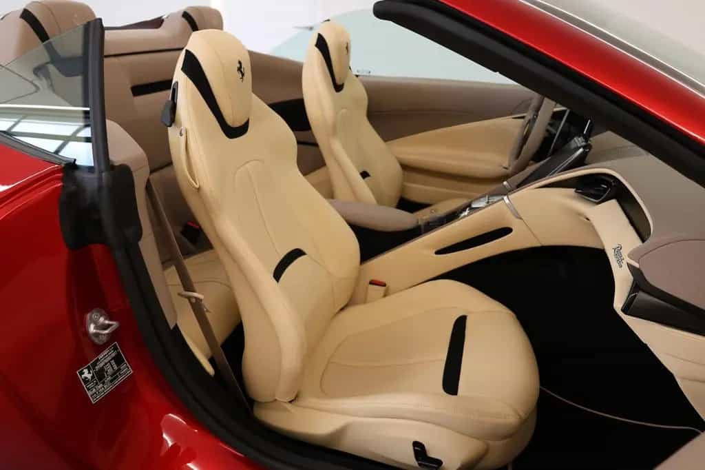 Ferrari Roma Spider / Rosso Magma / Ferrari Approved 07/2024-photo-19