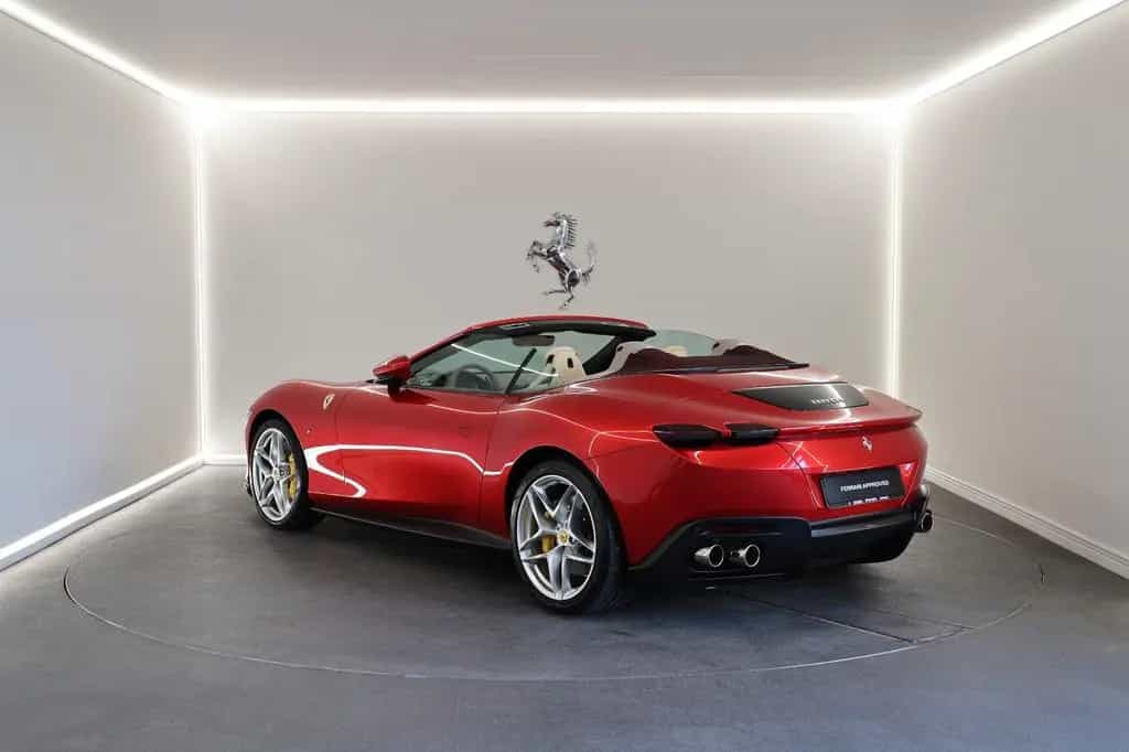 Ferrari Roma Spider / Rosso Magma / Ferrari Approved 07/2024-photo-2