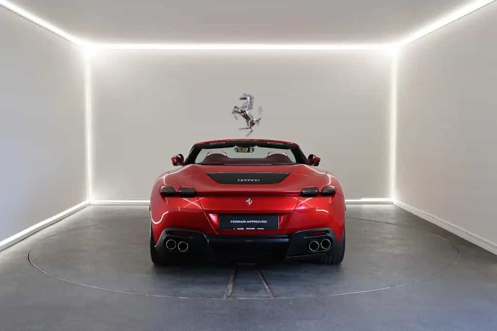 Ferrari Roma Spider / Rosso Magma / Ferrari Approved 07/2024-photo-3