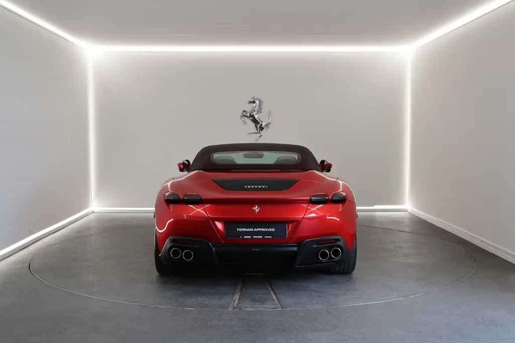 Ferrari Roma Spider / Rosso Magma / Ferrari Approved 07/2024-photo-8