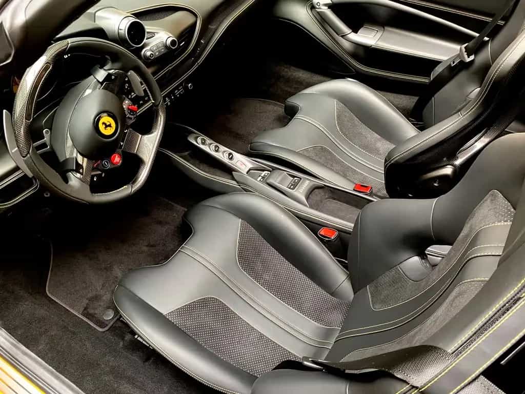Ferrari F8 Spider Karbon Sitze R Kam Karbon LED Lenkrad 07/2022-photo-2