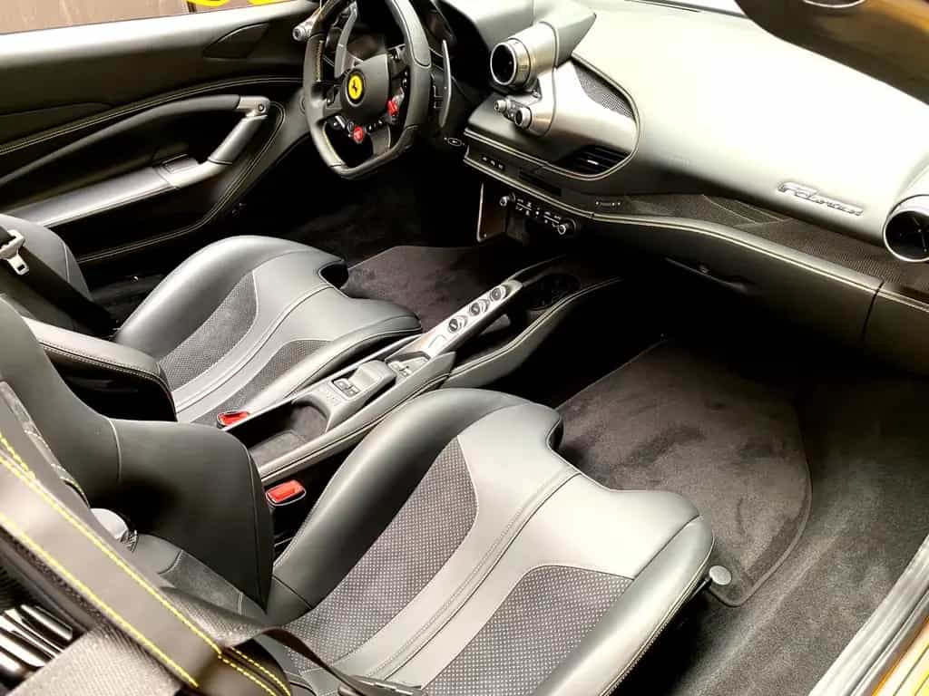 Ferrari F8 Spider Karbon Sitze R Kam Karbon LED Lenkrad 07/2022-photo-3