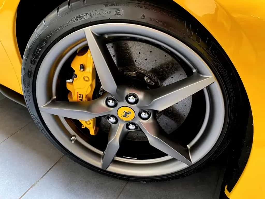 Ferrari F8 Spider Karbon Sitze R Kam Karbon LED Lenkrad 07/2022-photo-7