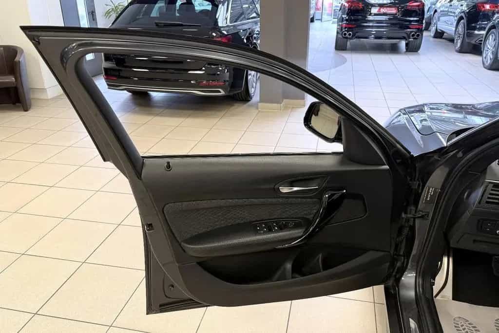 BMW 1 Series 125i Limo *M Sport*Shadow*LED*HiFi*Einparkh 10/2017-photo-23