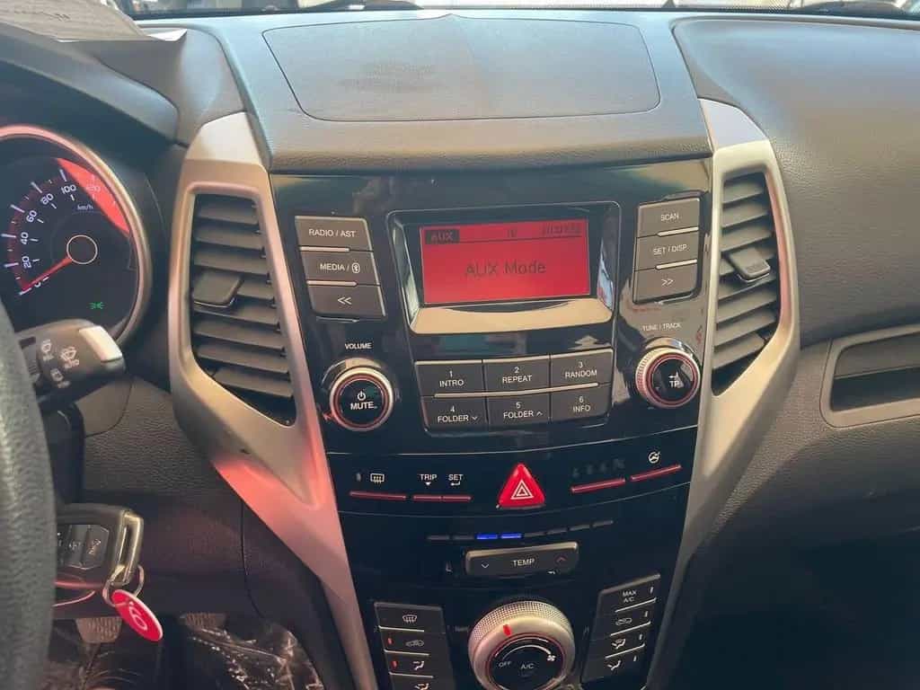 Ssangyong Tivoli 1.6d 2WD Go 12/2015-photo-14