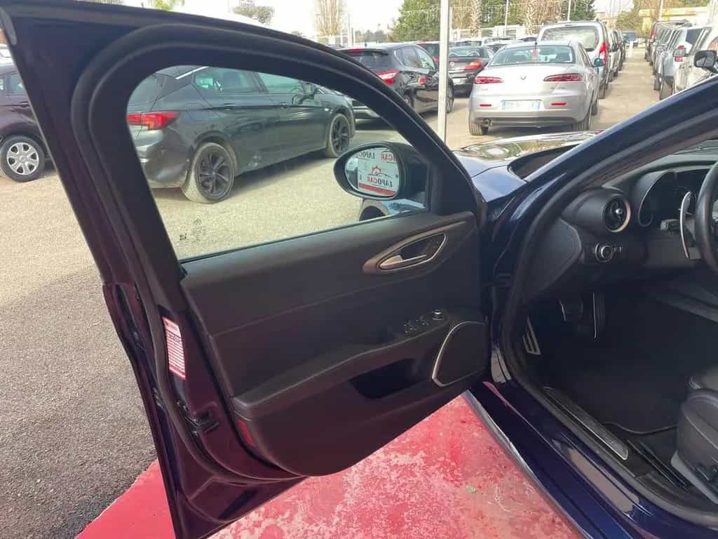 Alfa Romeo Giulia 2.0 Turbo 280 CV AT8 AWD Q4 Ve 08/2020-photo-8
