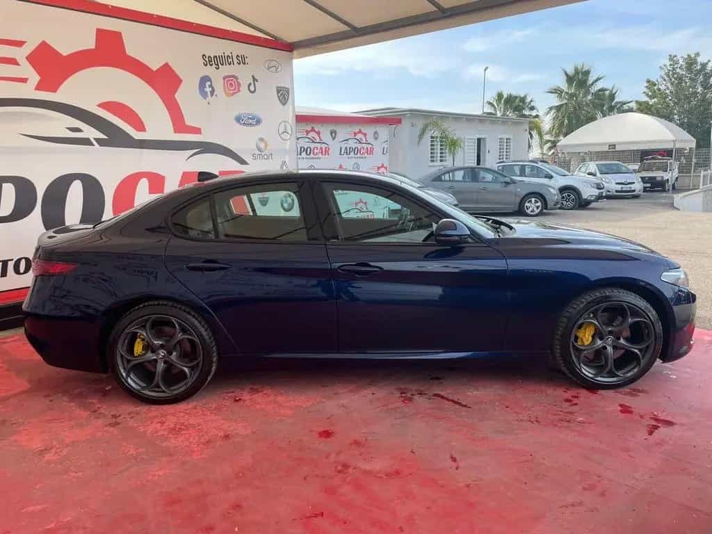 Alfa Romeo Giulia 2.0 Turbo 280 CV AT8 AWD Q4 Ve 08/2020-photo-2