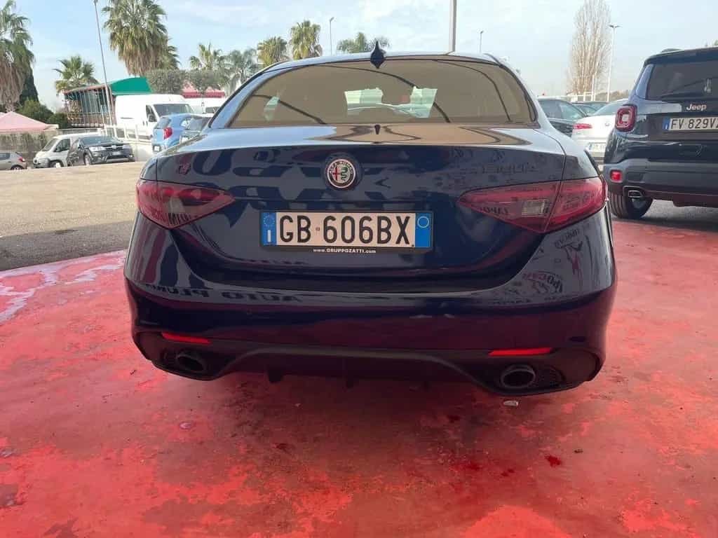 Alfa Romeo Giulia 2.0 Turbo 280 CV AT8 AWD Q4 Ve 08/2020-photo-3
