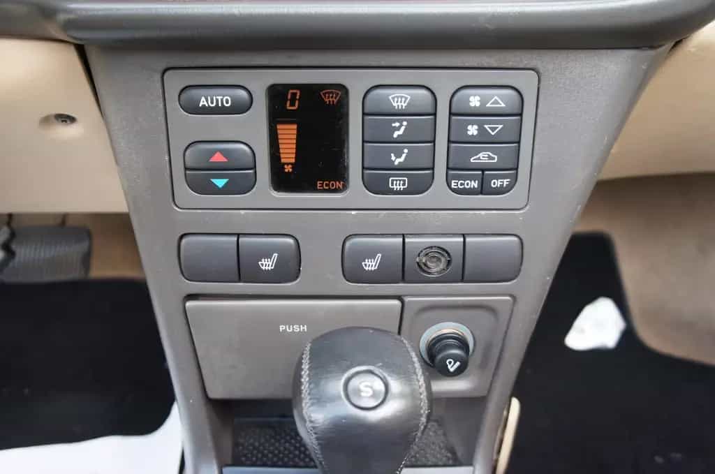Saab 9-3 S Cabrio 2.0 Turbo Automatik Leder Sitzheiz. 04/2001-photo-11