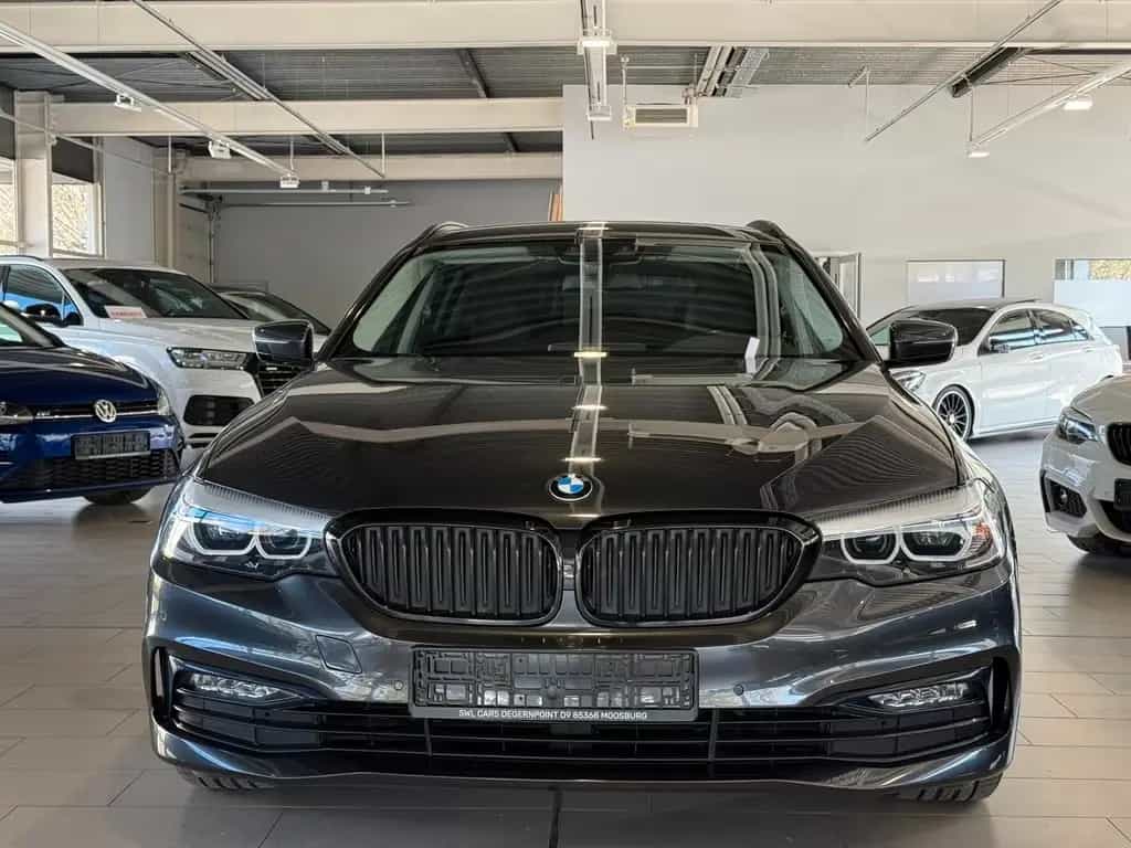 BMW 520 i Sport Line Touring Aut. LED NAVI LEDER 01/2018-photo-1
