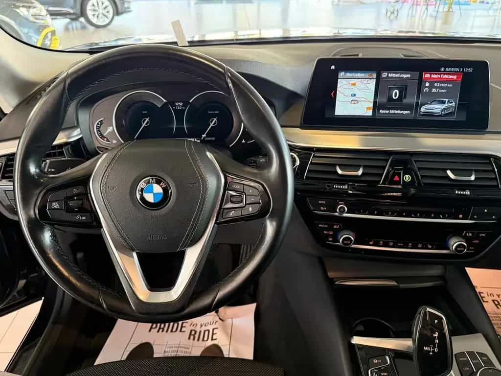 BMW 520 i Sport Line Touring Aut. LED NAVI LEDER 01/2018-photo-13