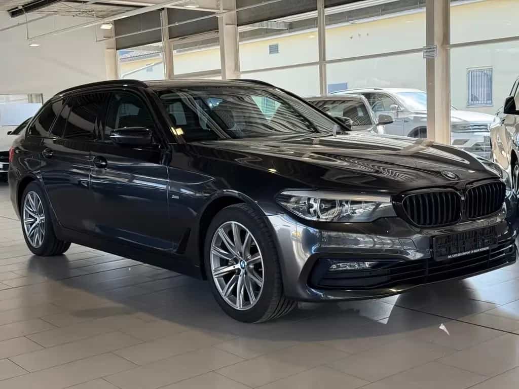 BMW 520 i Sport Line Touring Aut. LED NAVI LEDER 01/2018-photo-2