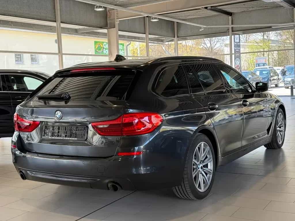 BMW 520 i Sport Line Touring Aut. LED NAVI LEDER 01/2018-photo-3