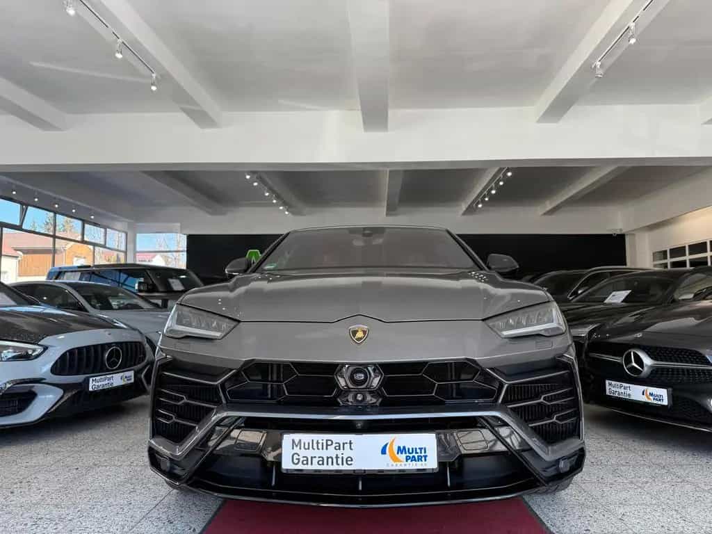 Lamborghini Urus 08/2021-photo-1