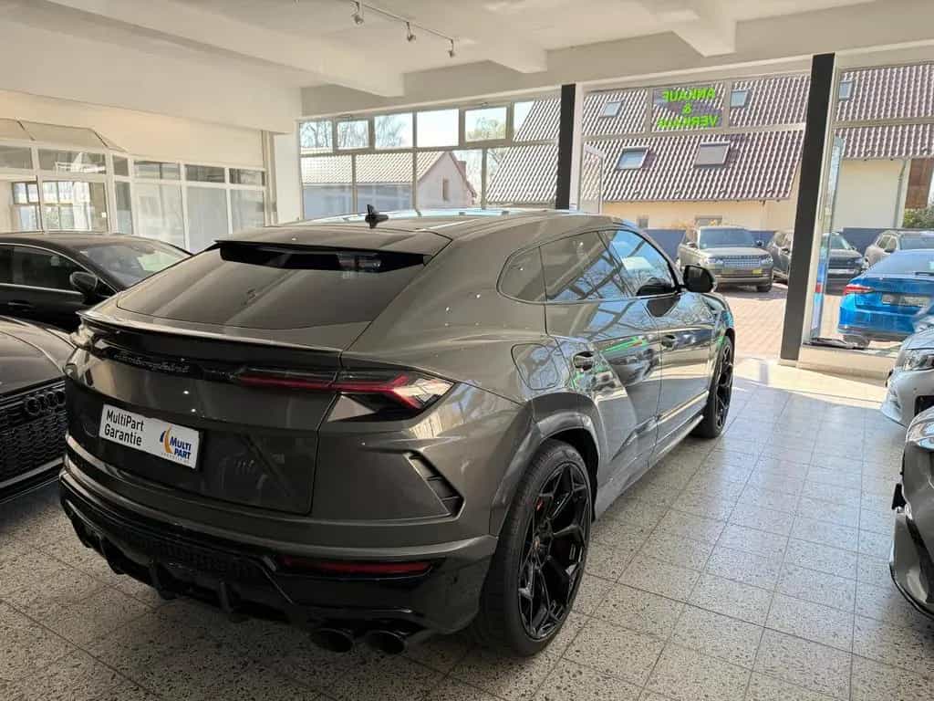 Lamborghini Urus 08/2021-photo-10