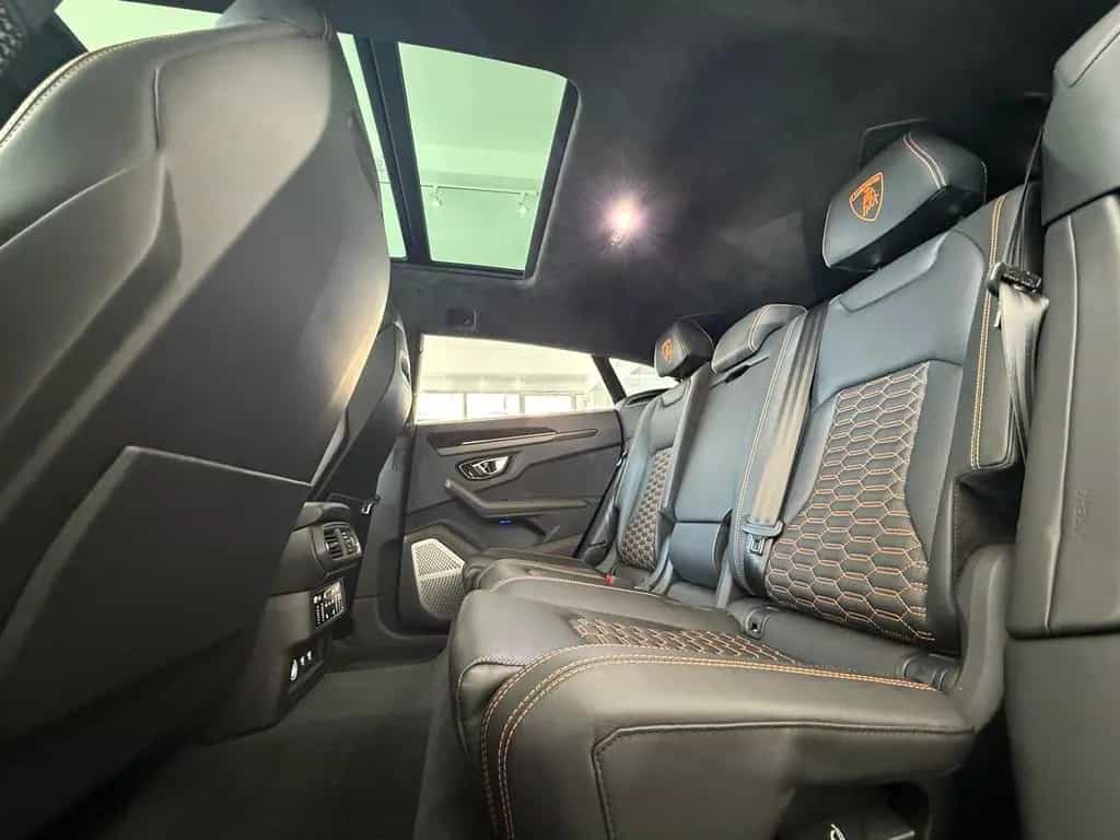 Lamborghini Urus 08/2021-photo-12