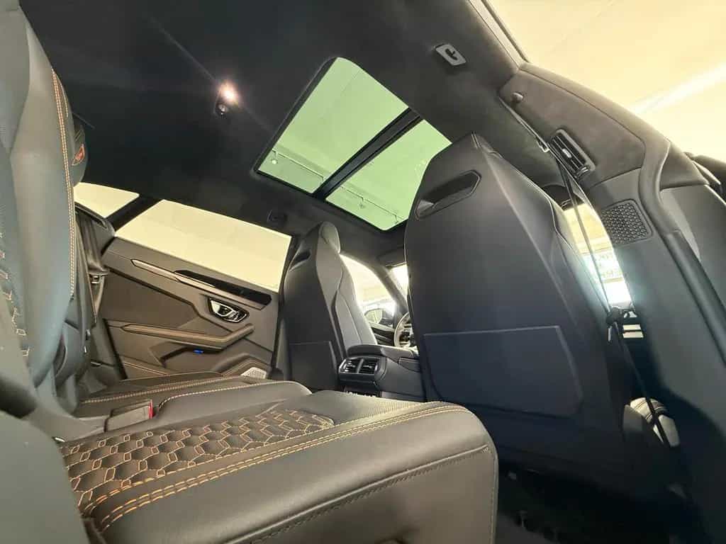 Lamborghini Urus 08/2021-photo-16