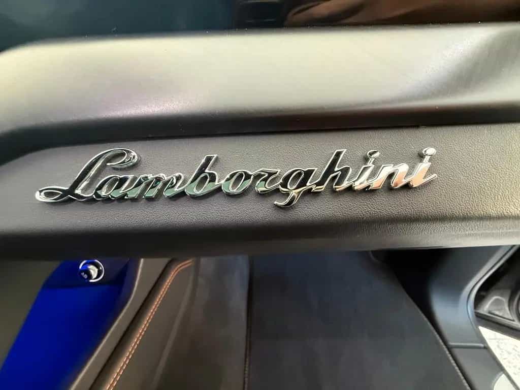 Lamborghini Urus 08/2021-photo-19