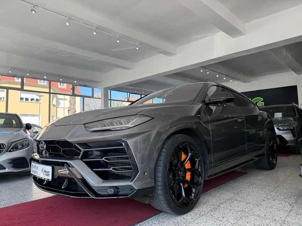 Lamborghini Urus 08/2021-photo-2