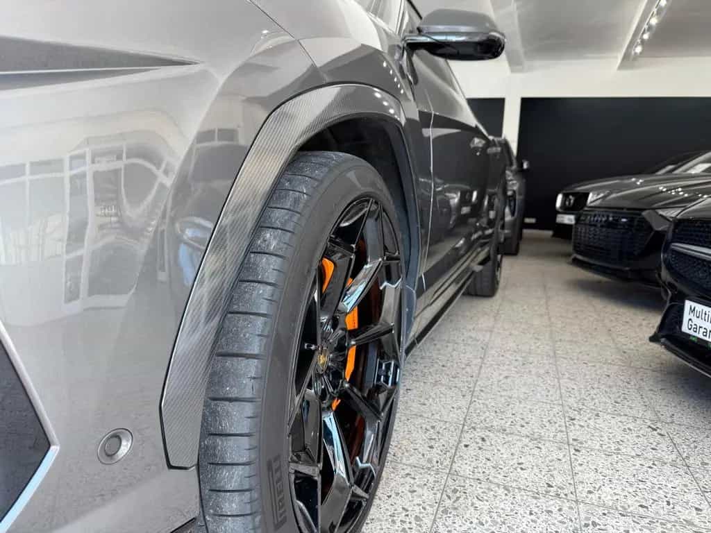 Lamborghini Urus 08/2021-photo-27