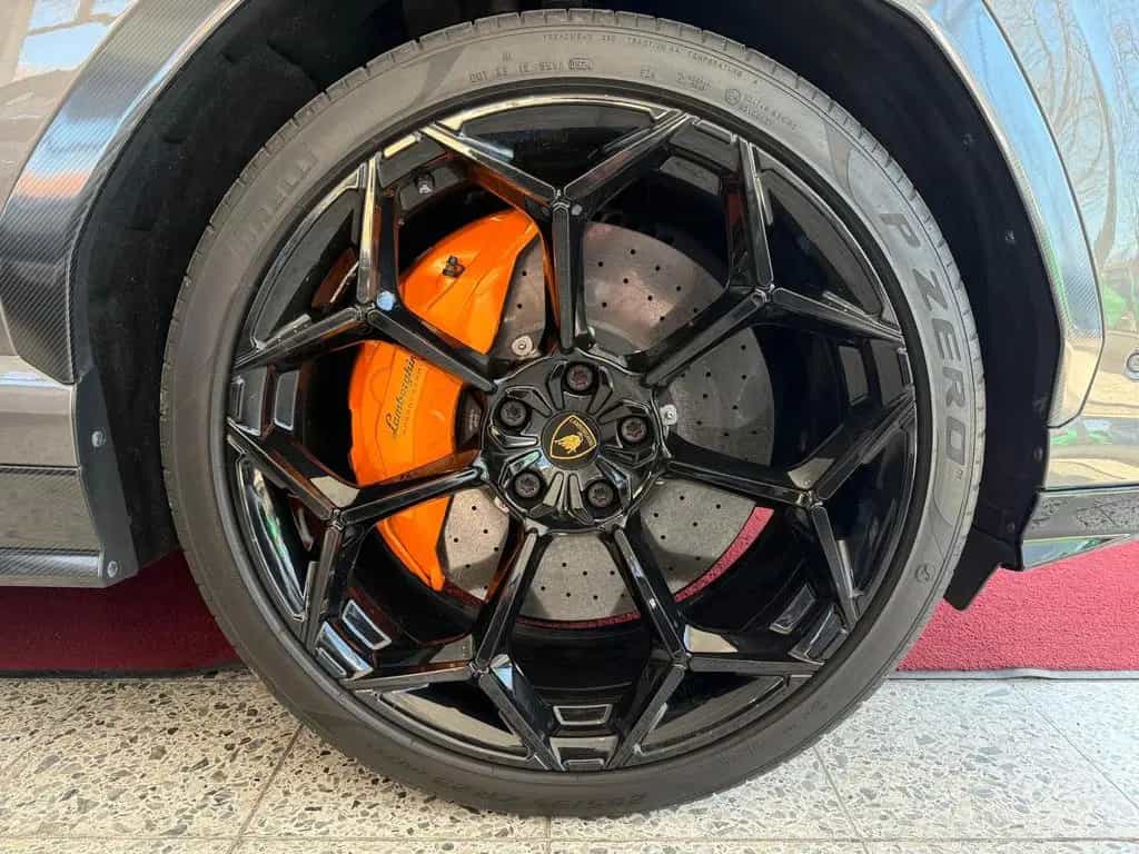 Lamborghini Urus 08/2021-photo-29