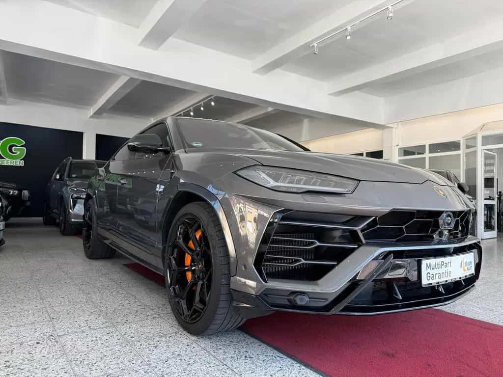 Lamborghini Urus 08/2021-photo-3