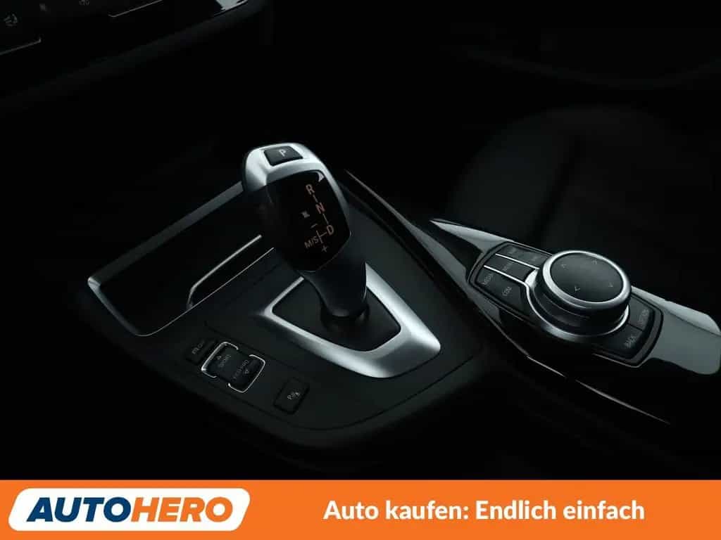 BMW 1 Series 118i Sport Line Aut.*NAVI*TEMPO*PDC*SHZ* 06/2019-photo-22