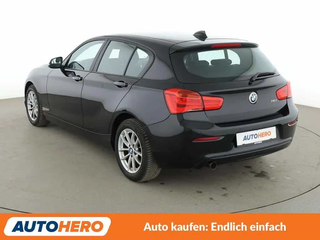 BMW 1 Series 118i Sport Line Aut.*NAVI*TEMPO*PDC*SHZ* 06/2019-photo-3