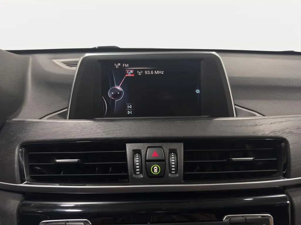 BMW X1 xDrive 20 i xLine *NAVI*LED*INDIVIDUAL*KAMERA 02/2016-photo-19