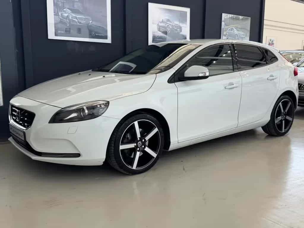 Volvo V40 T2 1.6 Bi-Xenon Navi Keyless Tempomat SHZ 03/2014-photo-0