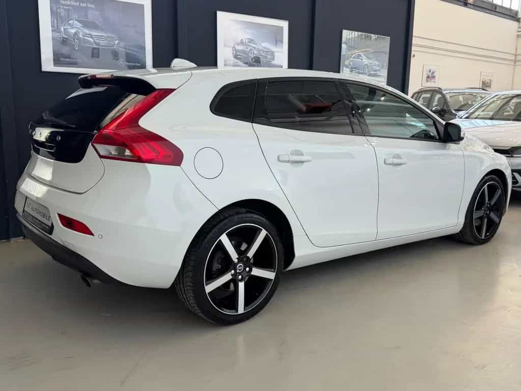 Volvo V40 T2 1.6 Bi-Xenon Navi Keyless Tempomat SHZ 03/2014-photo-13