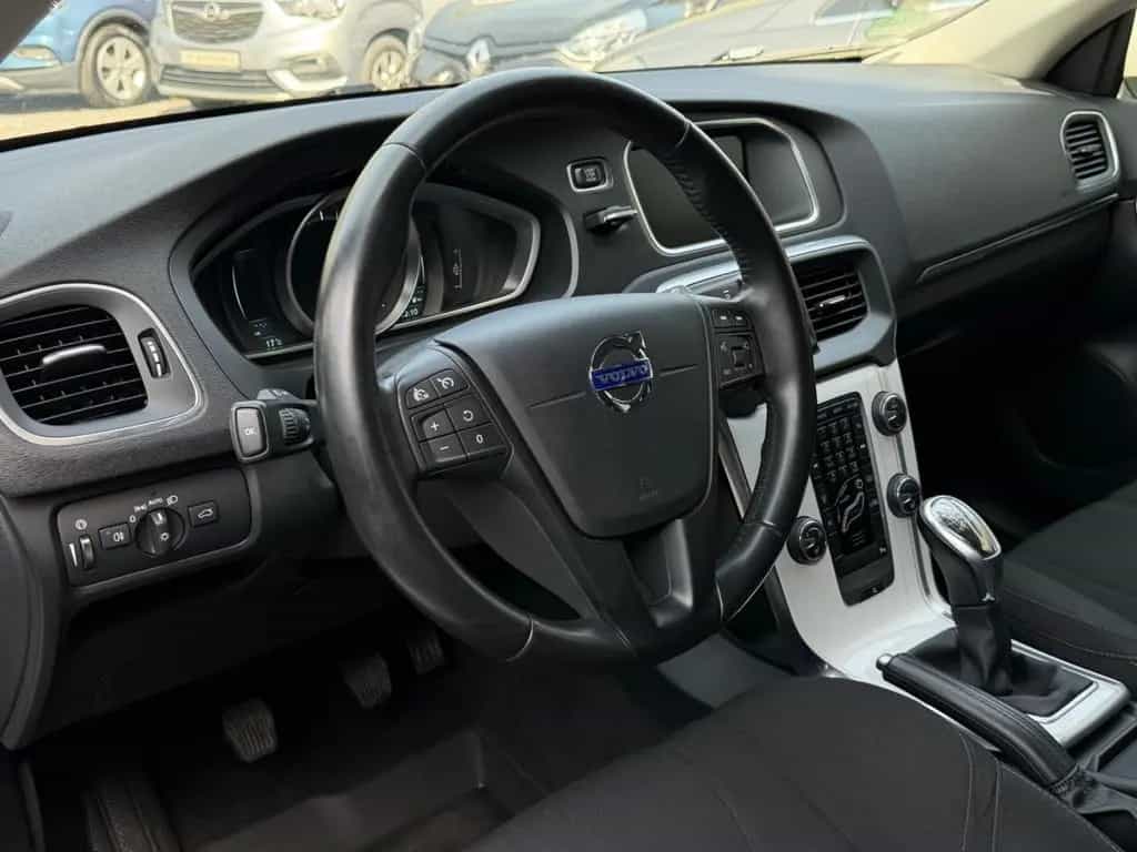 Volvo V40 T2 1.6 Bi-Xenon Navi Keyless Tempomat SHZ 03/2014-photo-15