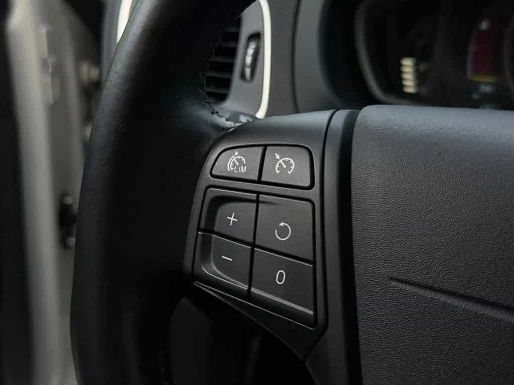 Volvo V40 T2 1.6 Bi-Xenon Navi Keyless Tempomat SHZ 03/2014-photo-27