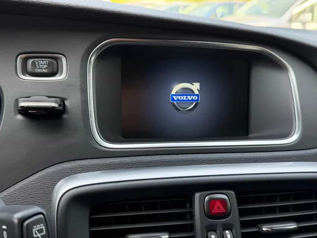 Volvo V40 T2 1.6 Bi-Xenon Navi Keyless Tempomat SHZ 03/2014-photo-28