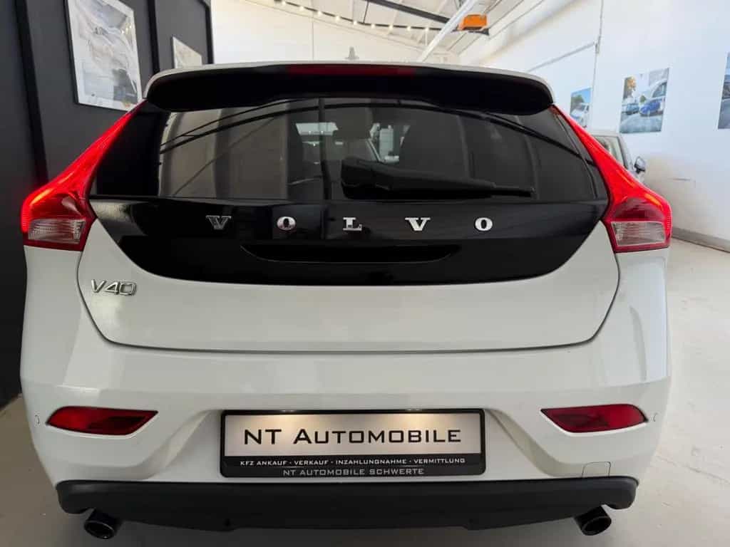 Volvo V40 T2 1.6 Bi-Xenon Navi Keyless Tempomat SHZ 03/2014-photo-7