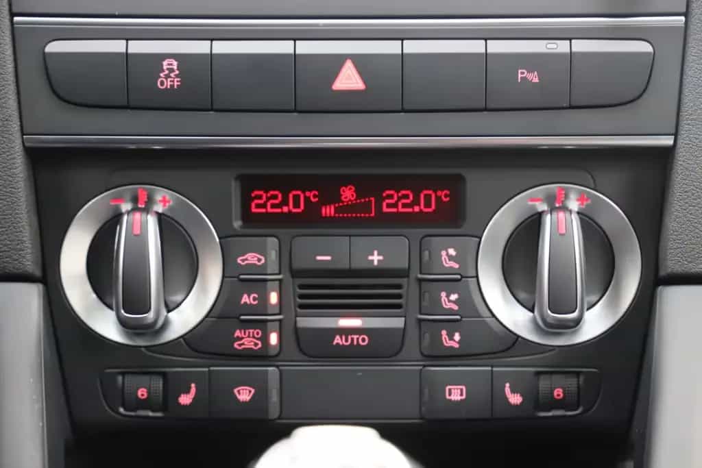 Audi S3 2.0 TFSI 265PS quattro Sportback Pano 1. Hand 02/2013-photo-17