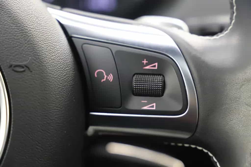 Audi S3 2.0 TFSI 265PS quattro Sportback Pano 1. Hand 02/2013-photo-23