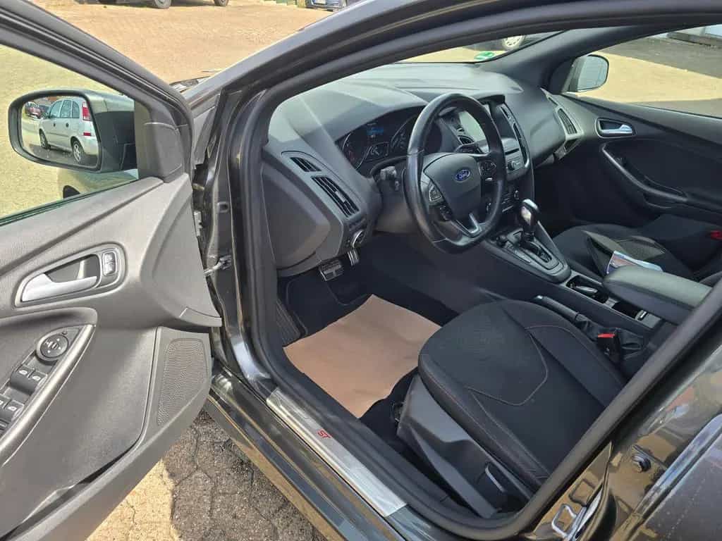 Ford Focus Turnier ST-Line 11/2017-photo-13