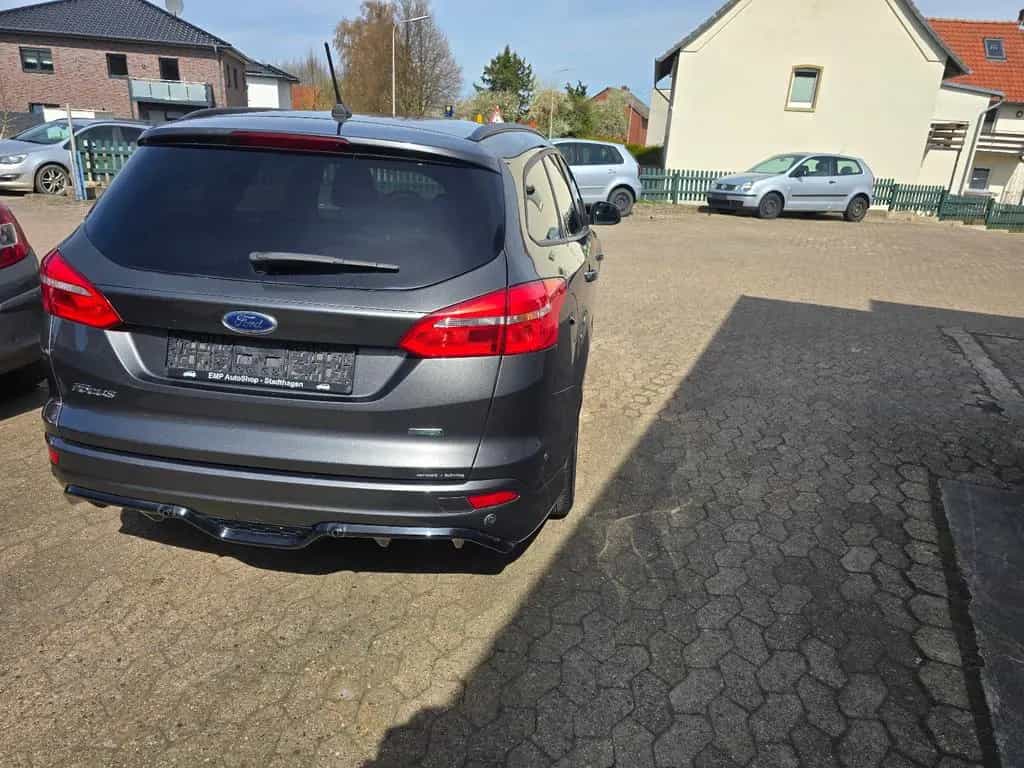 Ford Focus Turnier ST-Line 11/2017-photo-1