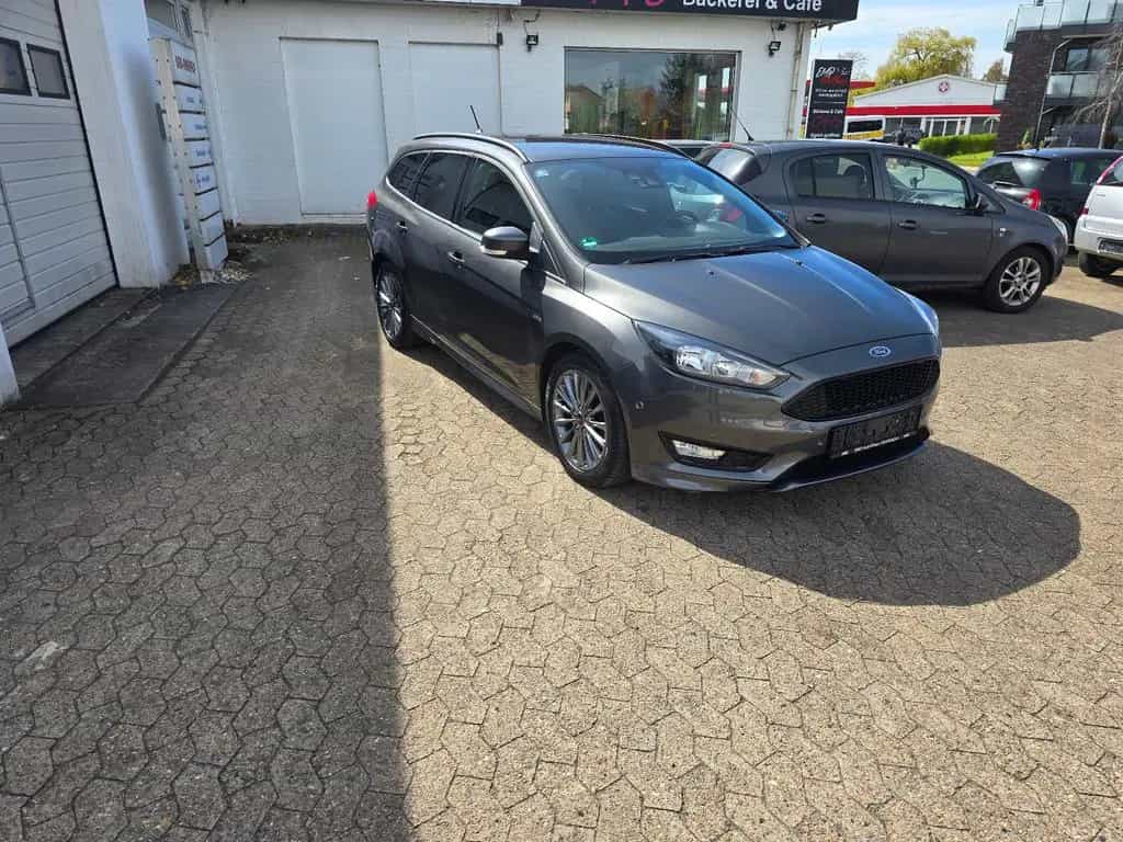 Ford Focus Turnier ST-Line 11/2017-photo-2